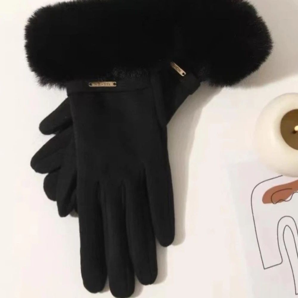 Vegan Fur Trim Cozy Warm Black Touch Screen Gloves - Picture 2 of 5